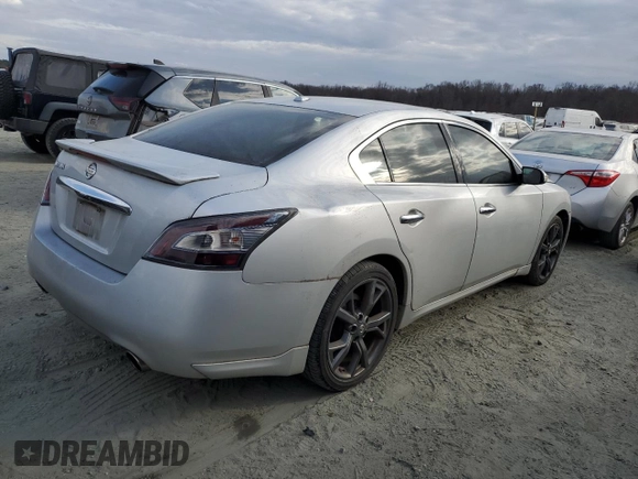 2013 Nissan Maxima SV z VIN 1N4AA5AP4DC809103, wystawiony jako Copart lot #47820485 z przebiegiem 147 493 mil mil oraz Szkoda całkowita • Salvage title. Historia ofert i sprzedaży dostępna na DreamBid. Obrazek 3.