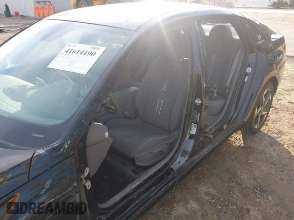 2023 Hyundai Elantra SEL z VIN KMHLS4AG2PU544539, wystawiony jako IAAI lot #41614190 z przebiegiem 4 128 mil mil oraz . Historia ofert i sprzedaży dostępna na DreamBid. Obrazek 6.