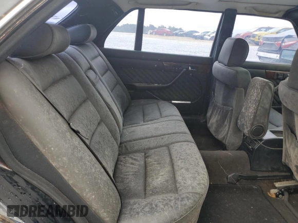 1990 Mercedes-Benz 560 with VIN WDBCA39E0LA525860, listed as a Copart auction lot 79363194 with 269,153 mi miles and Clean Title. Bid and sale history available at DreamBid. Image 10.