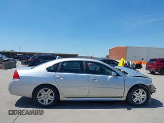 2014 Chevrolet Impala LT z VIN 2G1WB5E31E1180551, wystawiony jako IAAI lot #42386442 z przebiegiem 130 545 mil mil oraz . Historia ofert i sprzedaży dostępna na DreamBid. Obrazek 14.