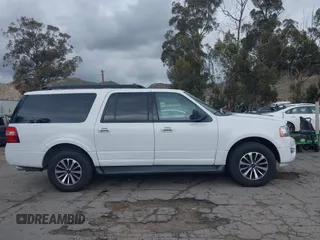 2016 Ford Expedition EL XLT with VIN 1FMJK1HT1GEF29369, listed as a IAAI auction lot 41743544 with 121,098 mi miles. Bid and sale history available at carsss.com. Image 13.