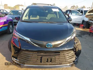 2024 Toyota Sienna XLE with VIN 5TDJSKFC9RS152848, listed as a IAAI auction lot 41290455 with 1,967 mi miles and . Bid and sale history available at DreamBid. Image 13.
