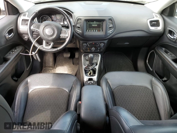 2020 Jeep Compass Latitude z VIN 3C4NJDBB5LT173917, wystawiony jako Copart lot #65556555 z przebiegiem 38 539 mil mil oraz Szkoda całkowita • Salvage title. Historia ofert i sprzedaży dostępna na DreamBid. Obrazek 8.