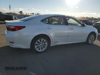 2013 Lexus ES 300h with VIN JTHBW1GG8D2036379, listed as a Copart auction lot 87573735 with 134,000 mi miles and Non repairable. Bid and sale history available at DreamBid. Image 3.