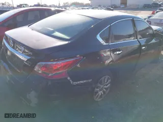 2013 Nissan Altima 2.5 SL with VIN 1N4AL3AP5DC911671, listed as a IAAI auction lot 41036210 with 197,080 mi miles. Bid and sale history available at carsss.com. Image 4.