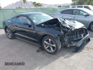 2015 Ford Mustang EcoBoost z VIN 1FA6P8TH3F5431312, wystawiony jako IAAI lot #41987418 z przebiegiem 135 735 mil mil oraz . Historia ofert i sprzedaży dostępna na DreamBid. Obrazek 1.
