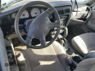 2001 Toyota Tacoma with VIN 5TEHN72NX1Z784629, listed as a Copart auction lot 51373675 with 311,935 mi miles and Non Repairable. Bid and sale history available at carsss.com. Image 8.