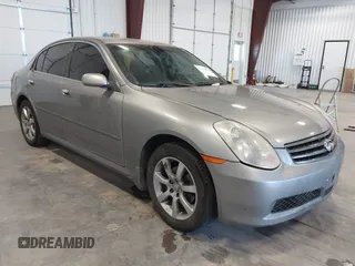 2005 Infiniti G35 with VIN JNKCV51F85M316193, listed as a IAAI auction lot 41428894 with 174,217 mi miles. Bid and sale history available at carsss.com. Image 1.