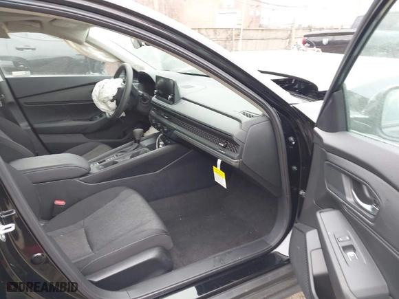 2025 Honda Accord Sedan SE with VIN 1HGCY1F49SA002219, listed as a IAAI auction lot 41285218 with 3,091 mi miles. Bid and sale history available at carsss.com. Image 5.