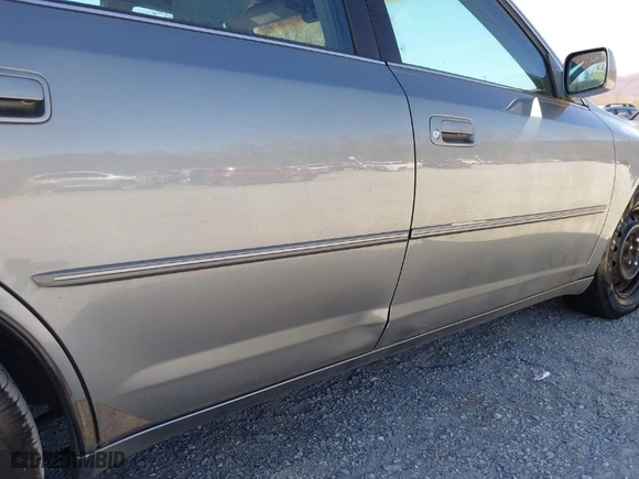 2000 Toyota Avalon XL with VIN 4T1BF28B7YU081247, listed as a IAAI auction lot 41833554 with NaN miles. Bid and sale history available at carsss.com. Image 19.