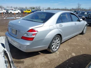 2007 Mercedes-Benz S 550 z VIN WDDNG71X07A036433, wystawiony jako IAAI lot #41860436 z przebiegiem 89 873 mil mil oraz . Historia ofert i sprzedaży dostępna na DreamBid. Obrazek 4.
