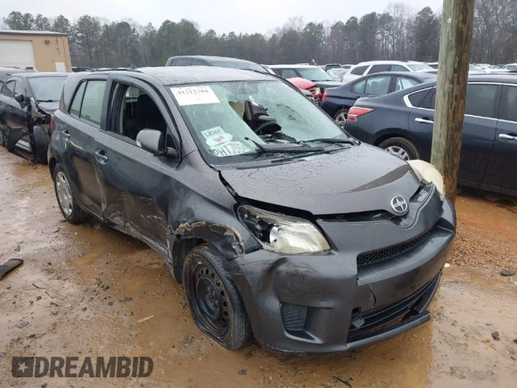 2013 Scion xD z VIN JTKKUPB40D1032381, wystawiony jako IAAI lot #41212704 z przebiegiem 209 858 mil mil oraz . Historia ofert i sprzedaży dostępna na DreamBid. Obrazek 1.