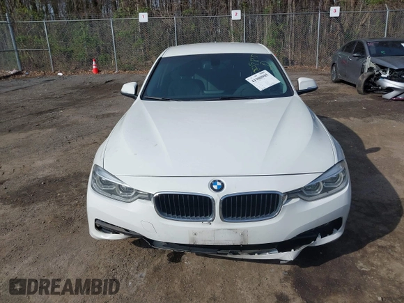 2018 BMW 3 Series 320i xDrive with VIN WBA8E5G53JNV03347, listed as a IAAI auction lot 41908985 with 122,111 mi miles. Bid and sale history available at carsss.com. Image 12.