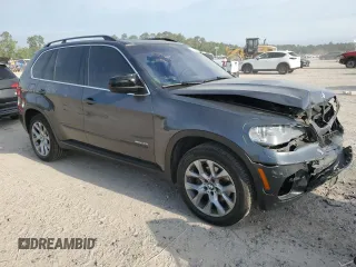 2013 BMW X5 xDrive35i z VIN 5UXZV4C50D0B11663, wystawiony jako Copart lot #53285435 z przebiegiem 109 818 mil mil oraz Szkody całkowita. Historia ofert i sprzedaży dostępna na DreamBid. Obrazek 4.