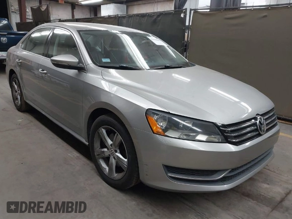 2012 Volkswagen Passat SE z VIN 1VWBP7A32CC049822, wystawiony jako IAAI lot #41634650 z przebiegiem 130 896 mil mil oraz . Historia ofert i sprzedaży dostępna na DreamBid. Obrazek 1.