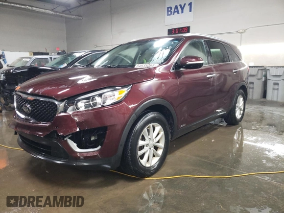 2017 Kia Sorento LX with VIN 5XYPGDA38HG262879, listed as a Copart auction lot 84635064 with 100,377 mi miles and Salvage Title. Bid and sale history available at carsss.com. Image 1.