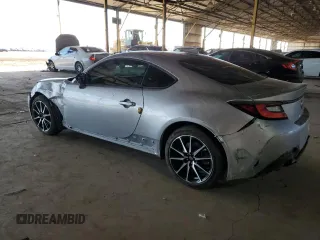 2024 Toyota 86 z VIN JF1ZNBB17R9755378, wystawiony jako Copart lot #47601375 z przebiegiem 6 697 mil mil oraz Szkoda całkowita • Salvage title. Historia ofert i sprzedaży dostępna na DreamBid. Obrazek 2.