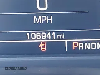 2015 Chevrolet Tahoe LTZ z VIN 1GNSKCKC7FR715512, wystawiony jako IAAI lot #42054583 z przebiegiem 106 941 mil mil oraz . Historia ofert i sprzedaży dostępna na DreamBid. Obrazek 15.