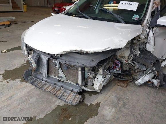 2013 Nissan Sentra SV with VIN 3N1AB7AP7DL768721, listed as a IAAI auction lot 41562037 with 97,202 mi miles. Bid and sale history available at carsss.com. Image 13.