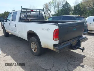 2005 Ford F-250 XL z VIN 1FTSW21P85ED19266, wystawiony jako IAAI lot #41934770 z przebiegiem 338 778 mil mil oraz . Historia ofert i sprzedaży dostępna na DreamBid. Obrazek 3.