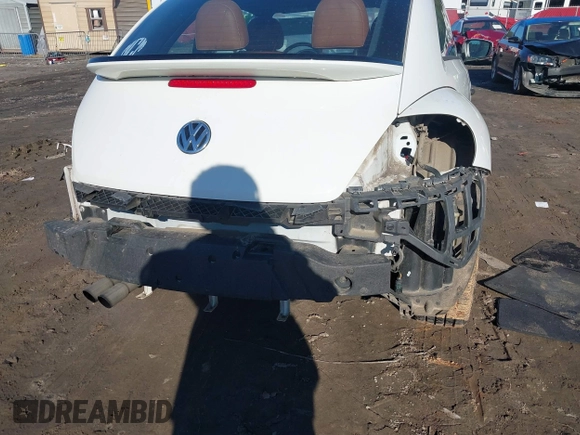 2015 Volkswagen Beetle Fleet Edition with VIN 3VWF17AT3FM602984, listed as a IAAI auction lot 41432981 with 111,000 mi miles and . Bid and sale history available at DreamBid. Image 6.