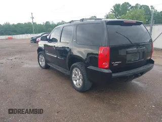 2008 GMC Yukon SLT 4SB z VIN 1GKFK13018J146391, wystawiony jako IAAI lot #42102852 z przebiegiem 305 880 mil mil oraz . Historia ofert i sprzedaży dostępna na DreamBid. Obrazek 3.