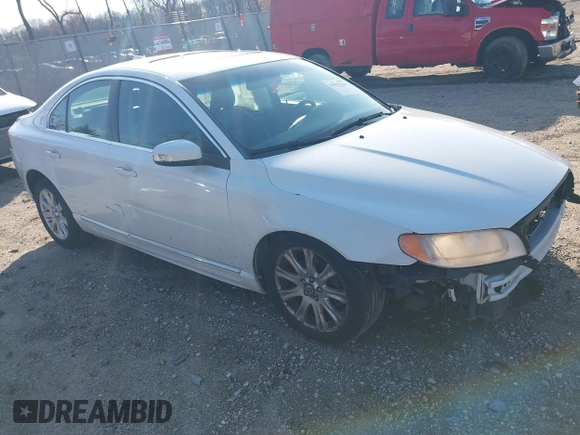 2010 Volvo S80 I6 with VIN YV1960AS0A1127147, listed as a IAAI auction lot 41932324 with 209,194 mi miles. Bid and sale history available at carsss.com. Image 1.