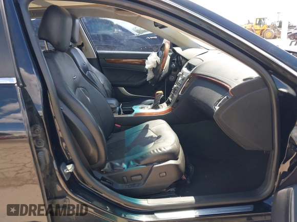 2008 Cadillac CTS RWD z VIN 1G6DJ577080174096, wystawiony jako IAAI lot #42237070 z przebiegiem 139 776 mil mil oraz . Historia ofert i sprzedaży dostępna na DreamBid. Obrazek 5.