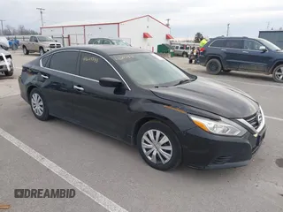 2018 Nissan Altima 2.5 SR with VIN 1N4AL3APXJC228943, listed as a IAAI auction lot 41629733 with 150,725 mi miles. Bid and sale history available at carsss.com. Image 1.