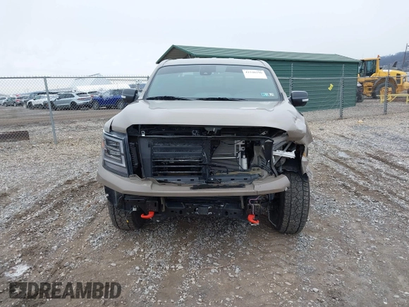 2024 Nissan Titan Pro-4X z VIN 1N6AA1ED0RN114614, wystawiony jako IAAI lot #41548196 z przebiegiem 3 405 mil mil oraz . Historia ofert i sprzedaży dostępna na DreamBid. Obrazek 13.