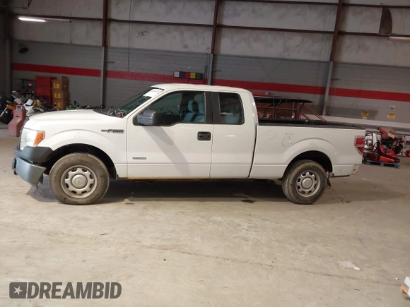 2014 Ford F-150 XL with VIN 1FTFX1CT6EKE41483, listed as a IAAI auction lot 41409520 with 131,898 mi miles. Bid and sale history available at carsss.com. Image 14.