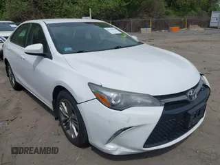 2017 Toyota Camry XLE z VIN 4T1BF1FK4HU640489, wystawiony jako IAAI lot #42256684 z przebiegiem 148 810 mil mil oraz . Historia ofert i sprzedaży dostępna na DreamBid. Obrazek 1.
