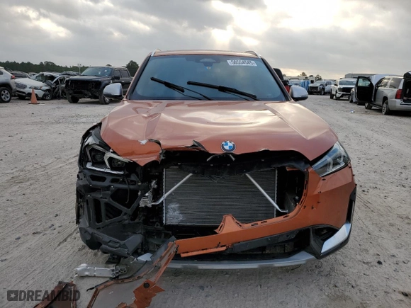 2023 BMW X1 xDrive28i with VIN WBX73EF03P5W27897, listed as a Copart auction lot 50554545 with 19,953 mi miles and Salvage Title. Bid and sale history available at carsss.com. Image 5.