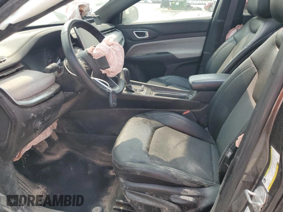 2024 Jeep Compass Latitude z VIN 3C4NJDBN0RT591675, wystawiony jako Copart lot #58857025 z przebiegiem 15 146 mil mil oraz Nie do naprawy • Non repairable. Historia ofert i sprzedaży dostępna na DreamBid. Obrazek 7.