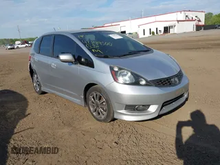 2013 Honda Fit Sport с VIN JHMGE8H69DC033802, выставлен на аукционе IAAI как лот 42149500 с пробегом 144 980 миль миль и . История ставок и продаж доступна на DreamBid. Изображение 1.