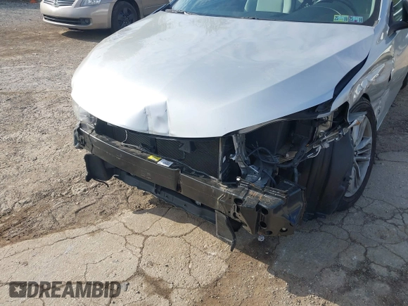 2017 Toyota Camry XLE with VIN 4T1BF1FK1HU783044, listed as a IAAI auction lot 42006364 with 82,564 mi miles. Bid and sale history available at carsss.com. Image 6.