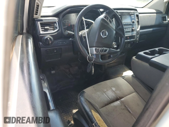2017 Nissan Titan S z VIN 1N6AA1R80HN566736, wystawiony jako Copart lot #61532315 z przebiegiem 174 383 mil mil oraz Czysty tytuł • Clean title. Historia ofert i sprzedaży dostępna na DreamBid. Obrazek 8.