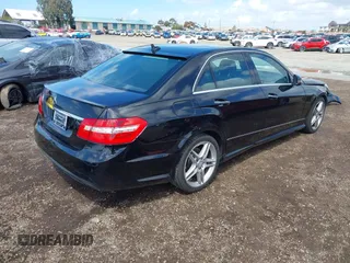 2011 Mercedes-Benz E-Class E 350 Luxury with VIN WDDHF5GB2BA356992, listed as a IAAI auction lot 41928058 with 125,525 mi miles. Bid and sale history available at carsss.com. Image 4.
