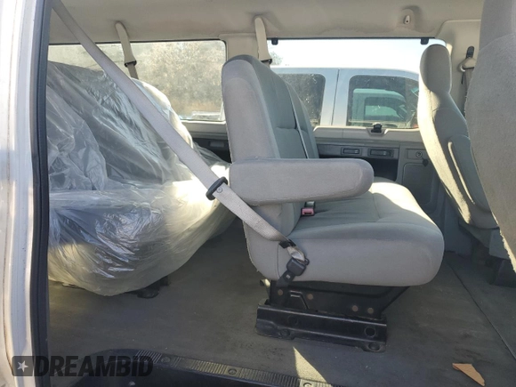 2009 Ford Econoline Passenger XL с VIN 1FBNE31L69DA77094, выставлен на аукционе Copart как лот 44905115 с пробегом 186 403 миль миль и Списание • Salvage title. История ставок и продаж доступна на DreamBid. Изображение 11.