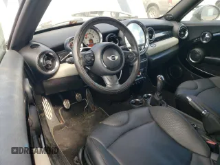 2012 MINI Roadster S z VIN WMWSY3C57CT144767, wystawiony jako Copart lot #76274884 z przebiegiem 44 896 mil mil oraz Tytuł czysty. Historia ofert i sprzedaży dostępna na DreamBid. Obrazek 8.