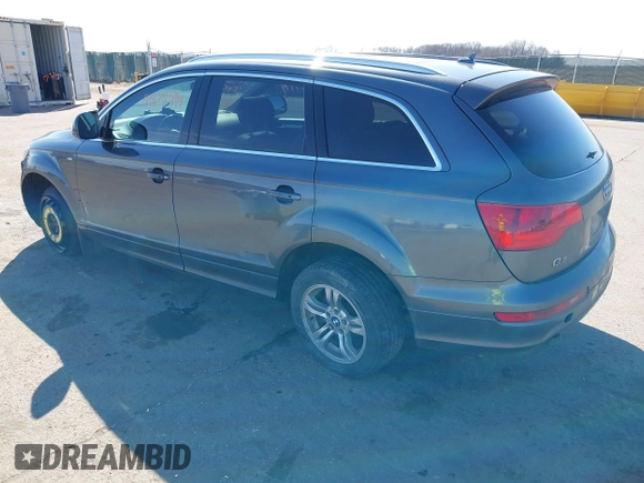 2008 Audi Q7 4.2L Premium with VIN WA1EV74L88D040698, listed as a IAAI auction lot 41824944 with 229,275 mi miles. Bid and sale history available at carsss.com. Image 3.