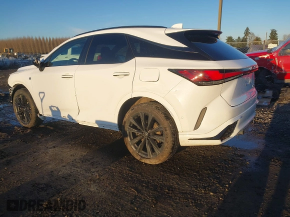 2024 Lexus RX 500h F Sport Performance z VIN 2T2BCMEA1RC012987, wystawiony jako IAAI lot #41365365 z przebiegiem 18 400 mil mil oraz . Historia ofert i sprzedaży dostępna na DreamBid. Obrazek 3.