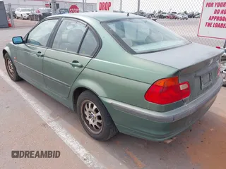 1999 BMW 3 Series 323i z VIN WBAAM3332XCA81950, wystawiony jako IAAI lot #42199475 z przebiegiem 134 884 mil mil oraz . Historia ofert i sprzedaży dostępna na DreamBid. Obrazek 3.