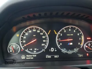 2016 BMW X5 M z VIN 5YMKT6C58G0R79357, wystawiony jako Copart lot #79043573 z przebiegiem 91 993 mil mil oraz . Historia ofert i sprzedaży dostępna na DreamBid. Obrazek 9.