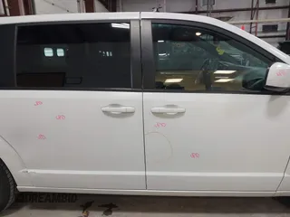 2019 Dodge Grand Caravan SE with VIN 2C4RDGBG8KR503122, listed as a IAAI auction lot 41983380 with 128,692 mi miles and . Bid and sale history available at DreamBid. Image 13.