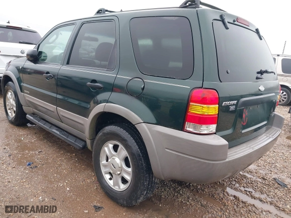 2002 Ford Escape XLT Choice with VIN 1FMYU03122KD02307, listed as a IAAI auction lot 41796242 with 1 mi miles. Bid and sale history available at carsss.com. Image 3.