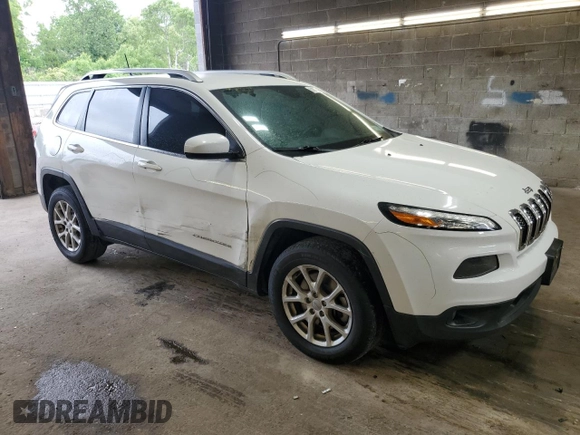 2016 Jeep Cherokee Latitude с VIN 1C4PJMCS8GW215956, выставлен на аукционе Copart как лот 61360485 с пробегом 101 150 миль миль и Списание • Salvage title. История ставок и продаж доступна на DreamBid. Изображение 4.