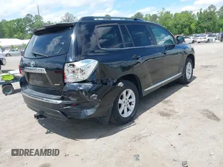 2011 Toyota Highlander z VIN 5TDBK3EH5BS090250, wystawiony jako IAAI lot #42216937 z przebiegiem 191 201 mil mil oraz . Historia ofert i sprzedaży dostępna na DreamBid. Obrazek 4.