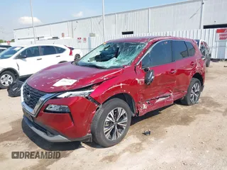 2021 Nissan Rogue SV z VIN JN8AT3BAXMW009086, wystawiony jako IAAI lot #42042747 z przebiegiem 68 594 mil mil oraz . Historia ofert i sprzedaży dostępna na DreamBid. Obrazek 2.