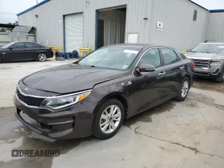 2018 Kia Optima LX z VIN KNAGT4L32J5239778, wystawiony jako Copart lot #57169245 z przebiegiem 120 625 mil mil oraz Szkoda całkowita • Salvage title. Historia ofert i sprzedaży dostępna na DreamBid. Obrazek 1.